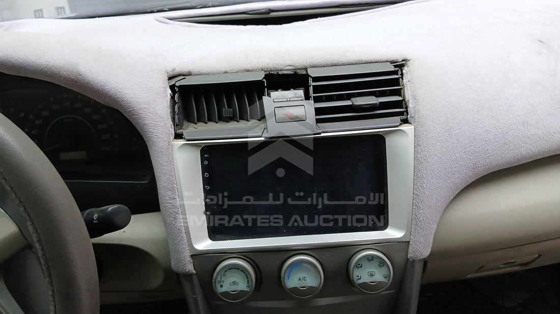 تويوتا كامري 2009 — نظم الترفيه وكاميرا المراقبة والملاحة — صورة 19