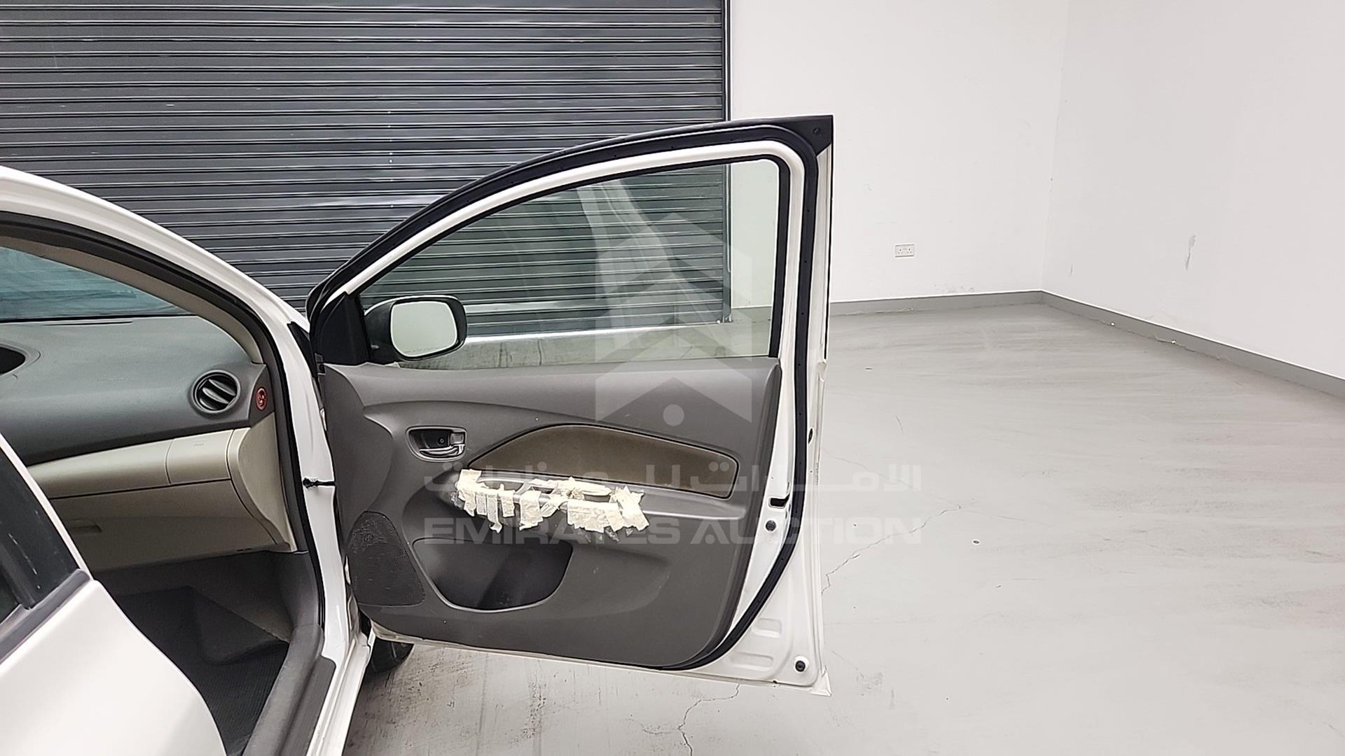 2011 TOYOTA YARIS VIN: JTDBW9231B1207786