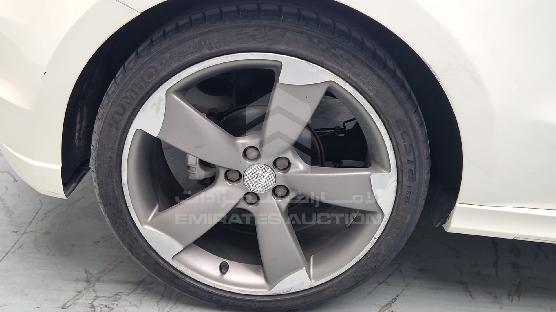 2011 AUDI A1 VIN: WAUAYA8X1BB069417