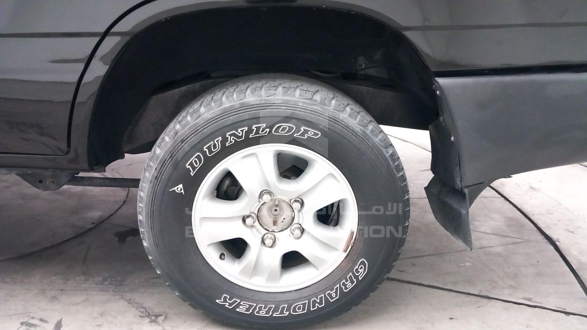 2006 TOYOTA LAND CRUISER VIN: JTEHJ09JX65145680