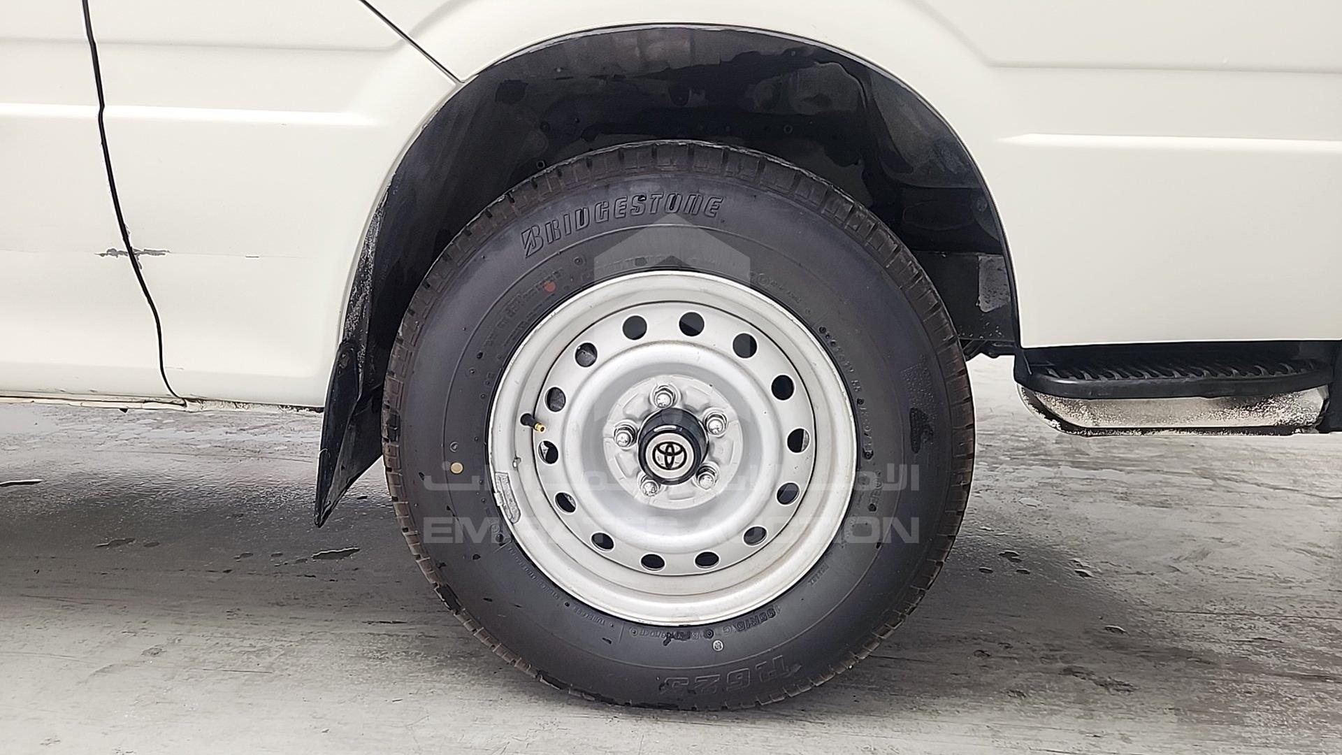 2004 TOYOTA HIACE VIN: JT4ZR119747014734