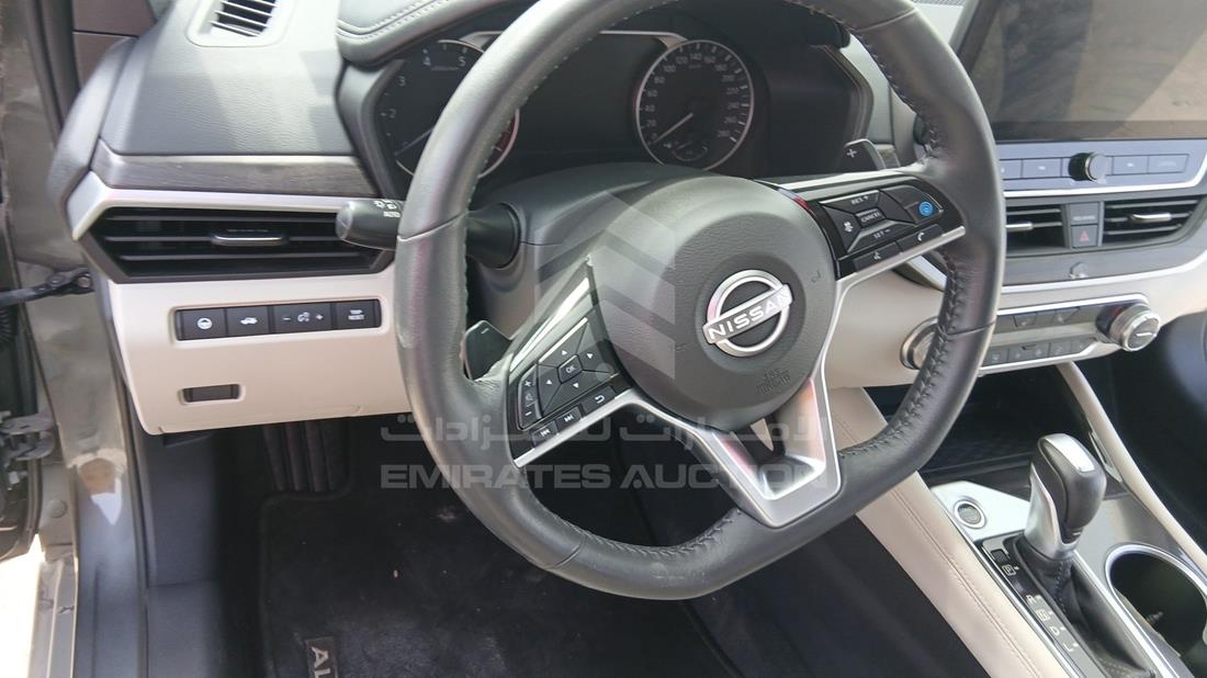 2023 Nissan Altima — Steering & Mounted Controls — Photo 13