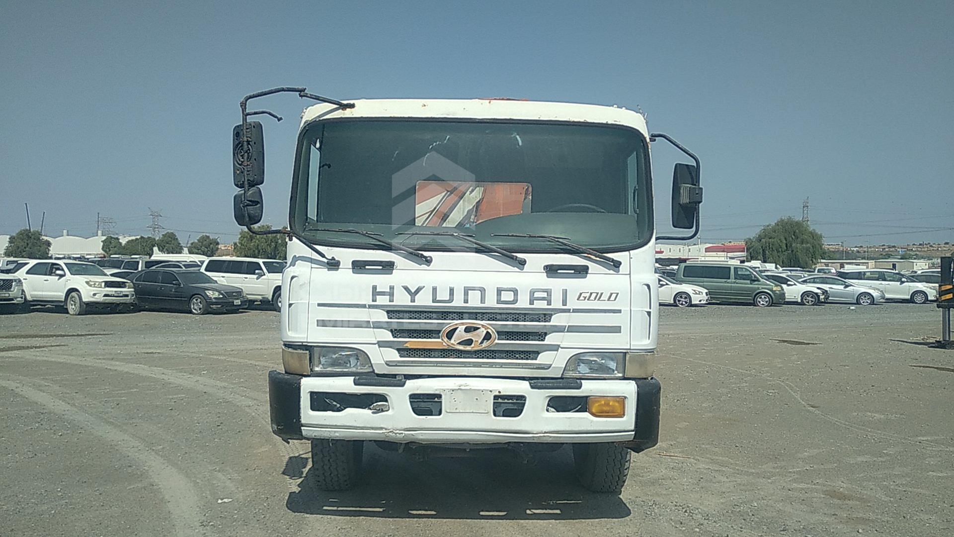 2000 HYUNDAI --- VIN: KMFDA19CPYC005650