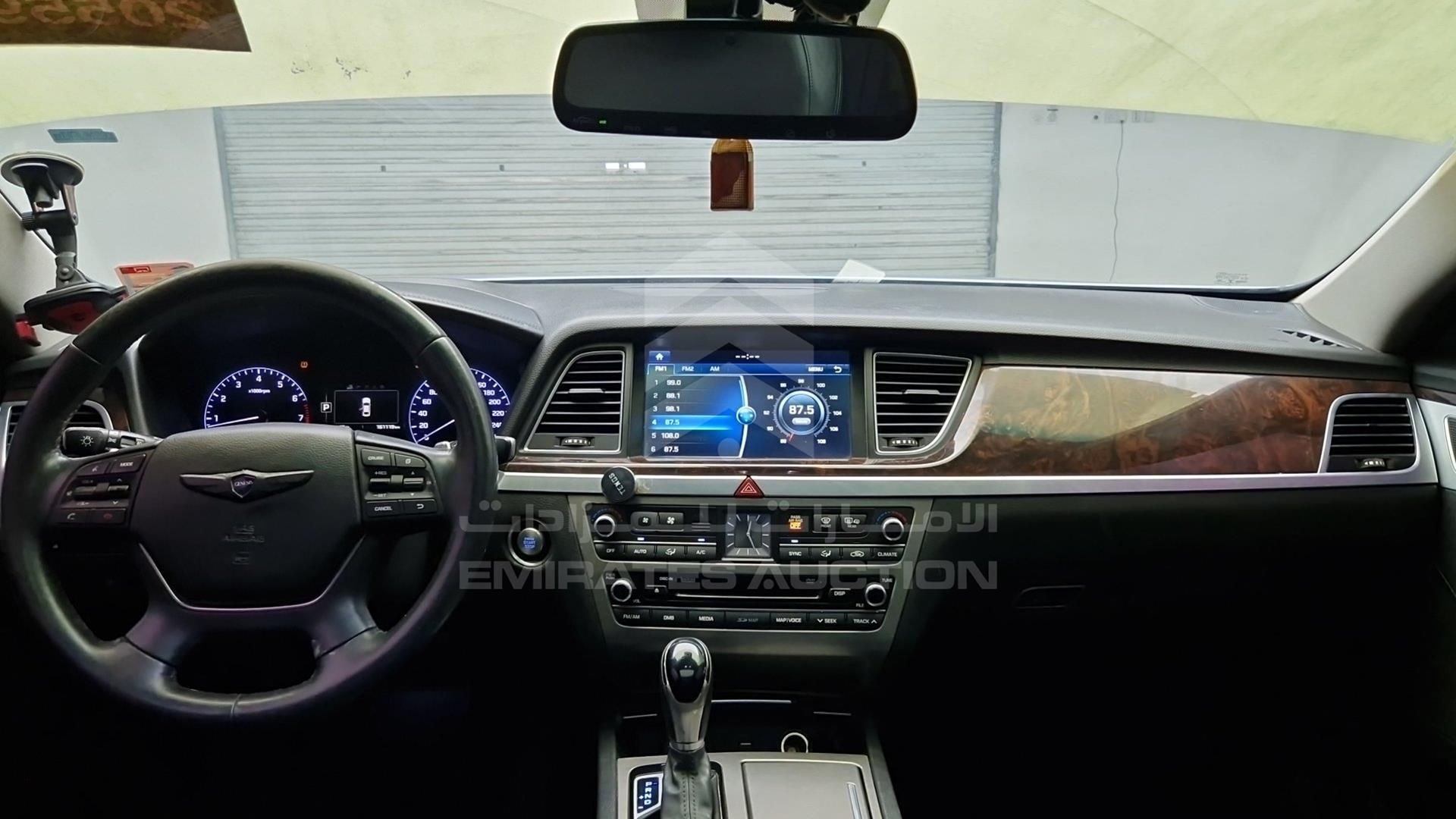 2016 HYUNDAI GENESIS VIN: KMHGM41DDGU126104