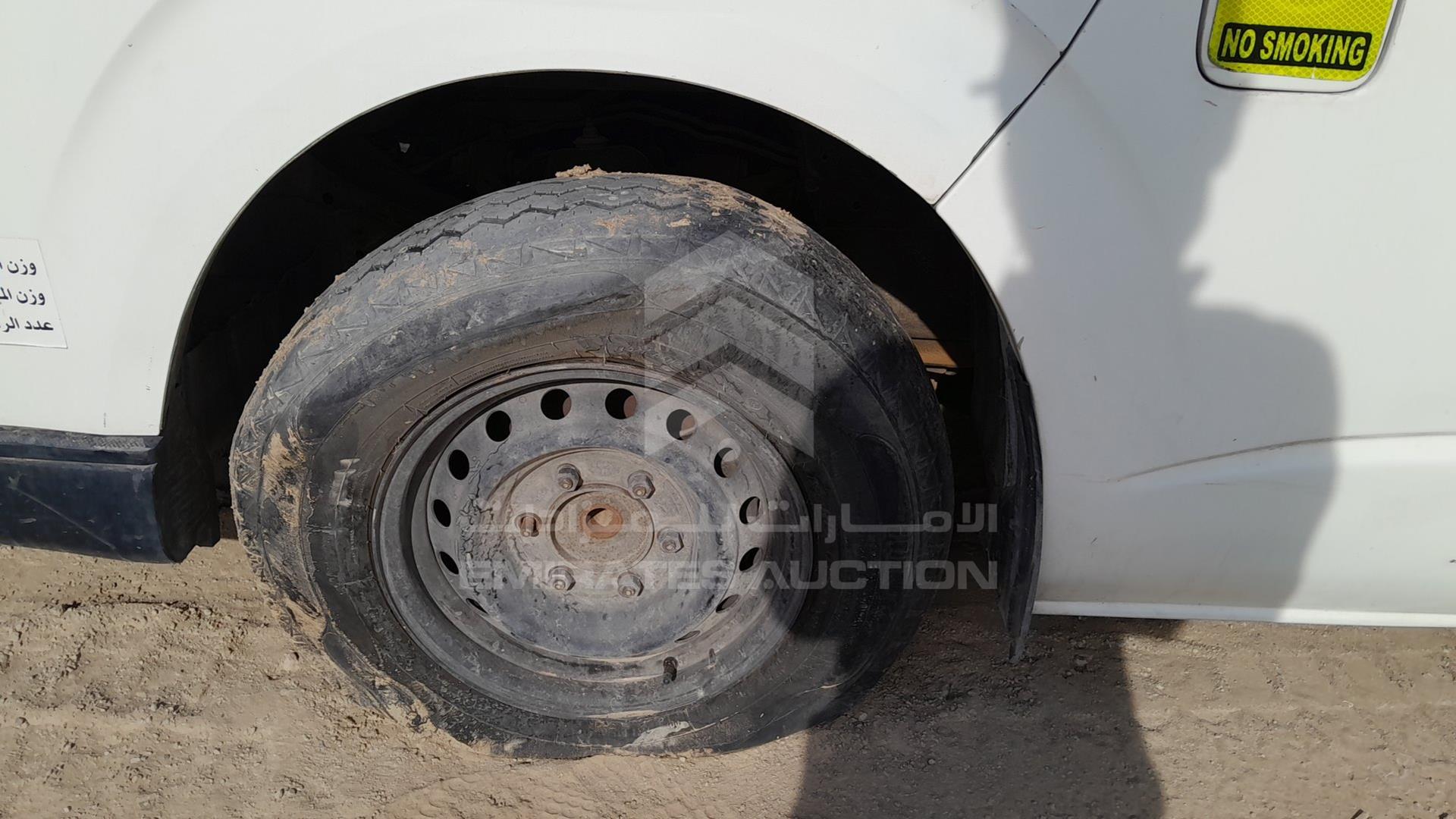 2010 TOYOTA HIACE VIN: JTGJX02P2A0029093
