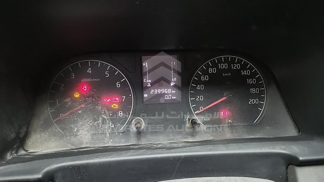 نيسان أورفان 2015 — مؤشر السرعة — صورة 9