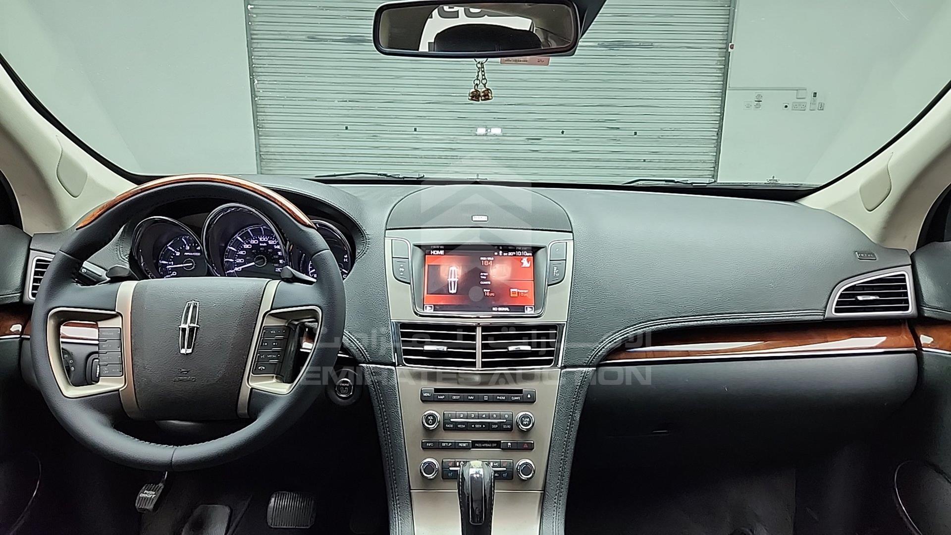 2011 LINCOLN MKT VIN: 2LMHJ5AT8BBJ52048