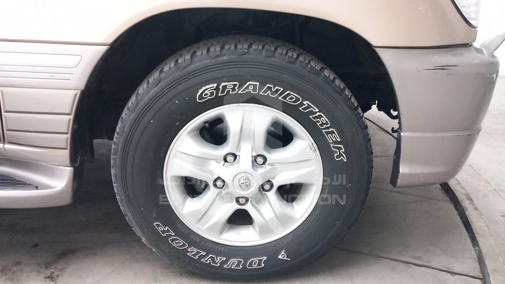 2006 TOYOTA LAND CRUISER VIN: JTEHT05J762085164