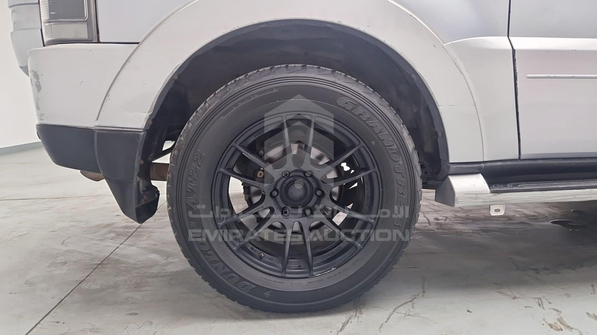 2009 MITSUBISHI PAJERO VIN: JMYMYV87W9J702367