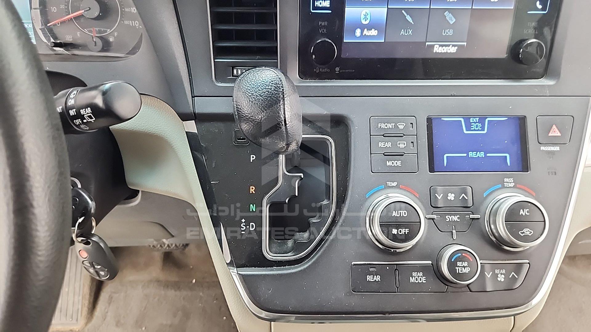 2015 TOYOTA SIENNA VIN: 5TDJK3DC1FS094786