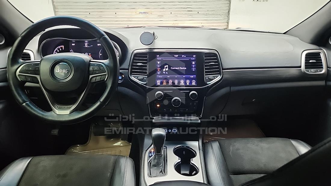 2019 Jeep Grand Cherokee — Full Dashboard View — Photo 15