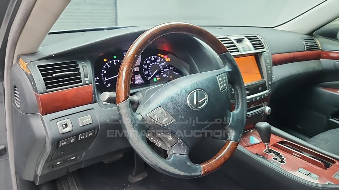لكزس ال اس 460 2012 — زاوية واجهة السائق الأمامية اليسرى — صورة 15