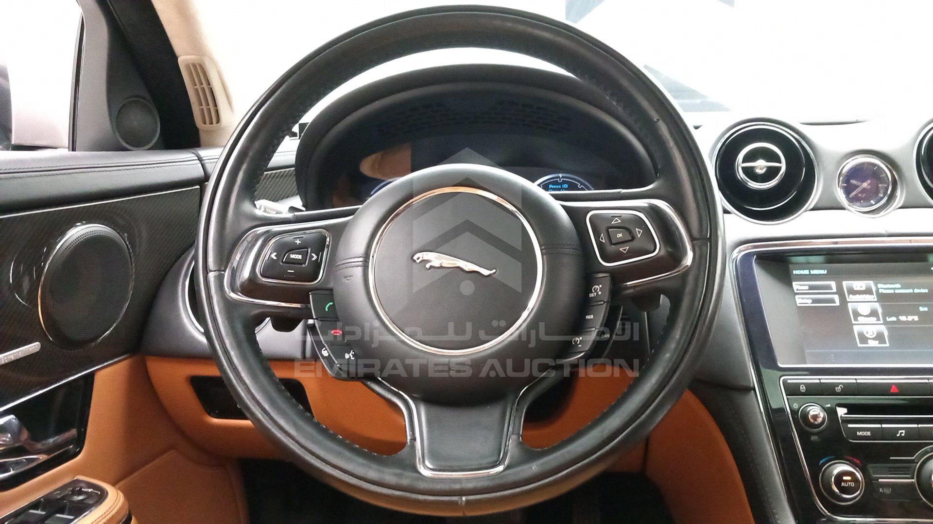2010 JAGUAR X J VIN: SAJKA26J1AMV01346