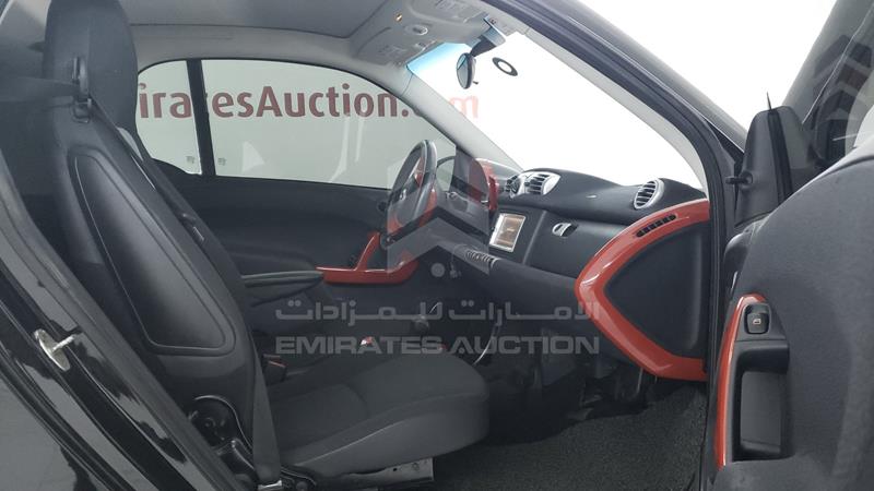 WMEEJ3BA2DK605742 Auction: EmiratesAuction Lot: 405921 WMEEJ3BA2DK605742 Smart Fortwo 2013 BLACK Photo 19