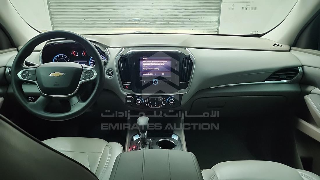شيفروليه ترافيرس 2021 — زاوية الواجهة الكاملة — صورة 15