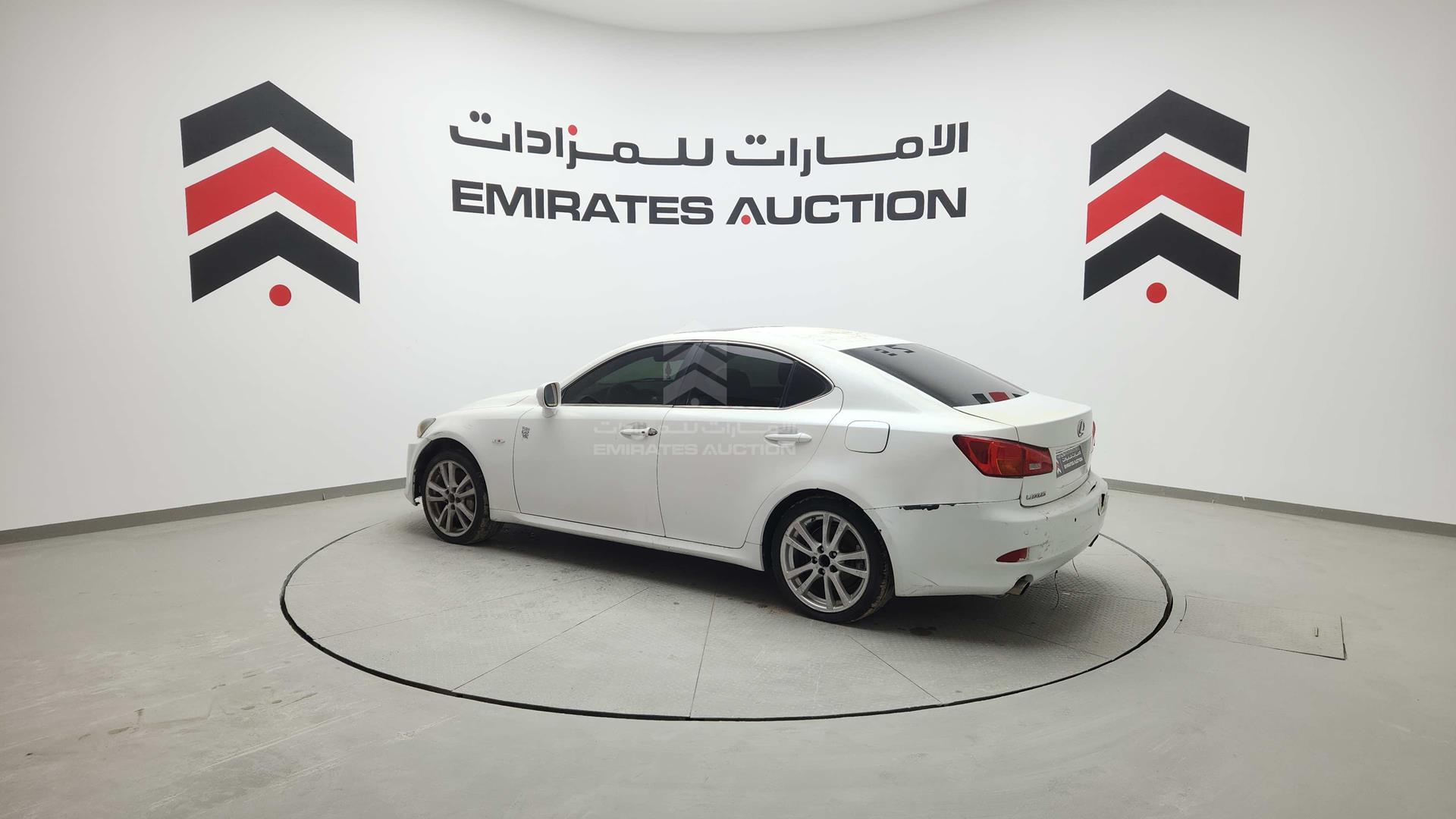 2007 LEXUS --- VIN: JTHBG262X72001369