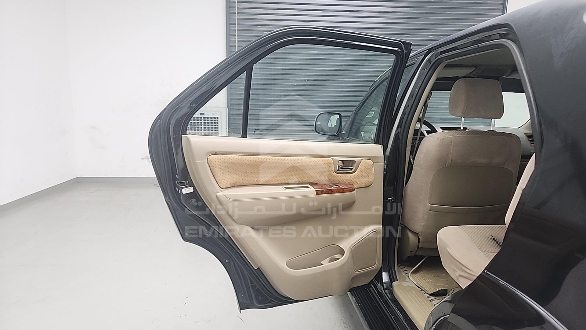 2011 TOYOTA FORTUNER VIN: MHFYX59GXB8018784