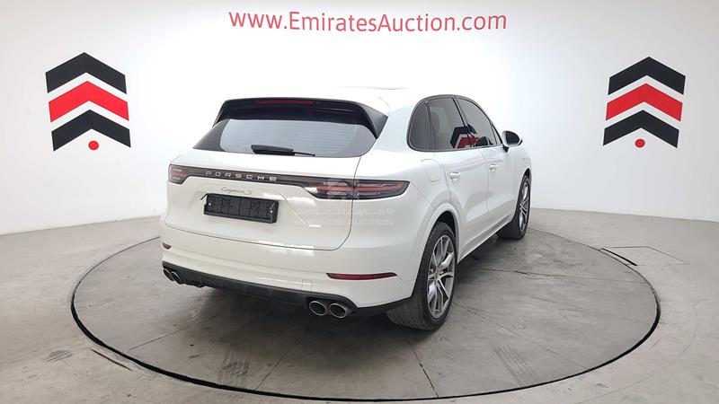 WP1AB2AYXKDA60232 2019 Porsche Cayenne S photo 6