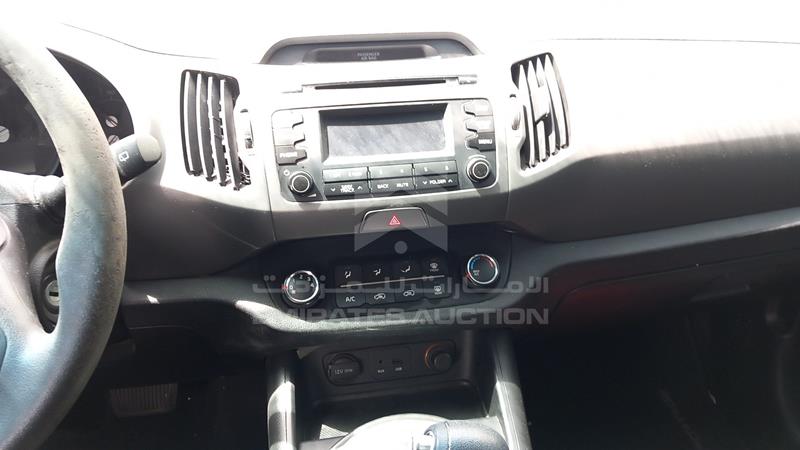 U5YPB81A5FL528920 Auction: EmiratesAuction Lot: 404941 U5YPB81A5FL528920 Kia Sportage 2015 WHITE Photo 17