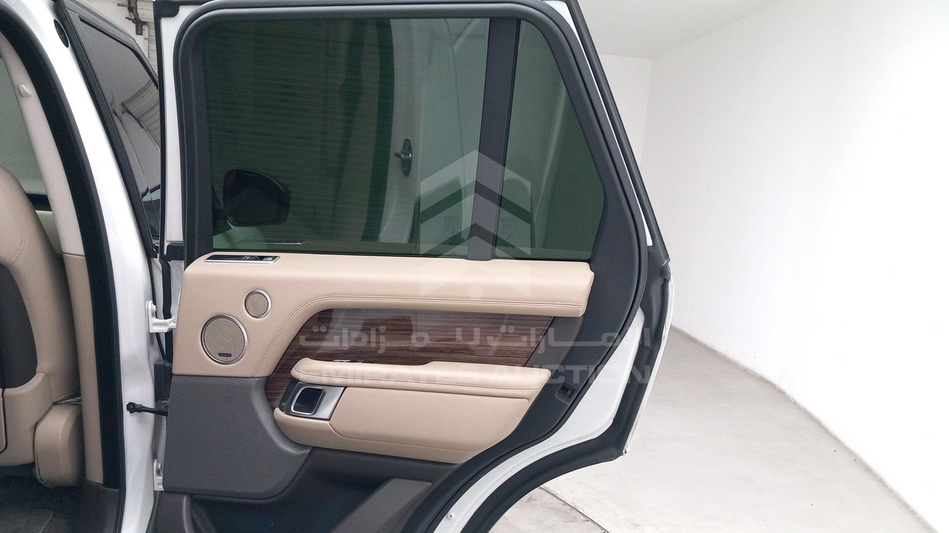 2018 RANGE ROVER HSE VIN: SALGA2BV4JA399290