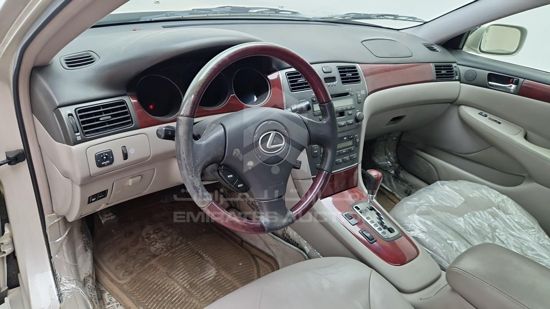 2002 LEXUS ES 300 VIN: JTHBF30G820063242