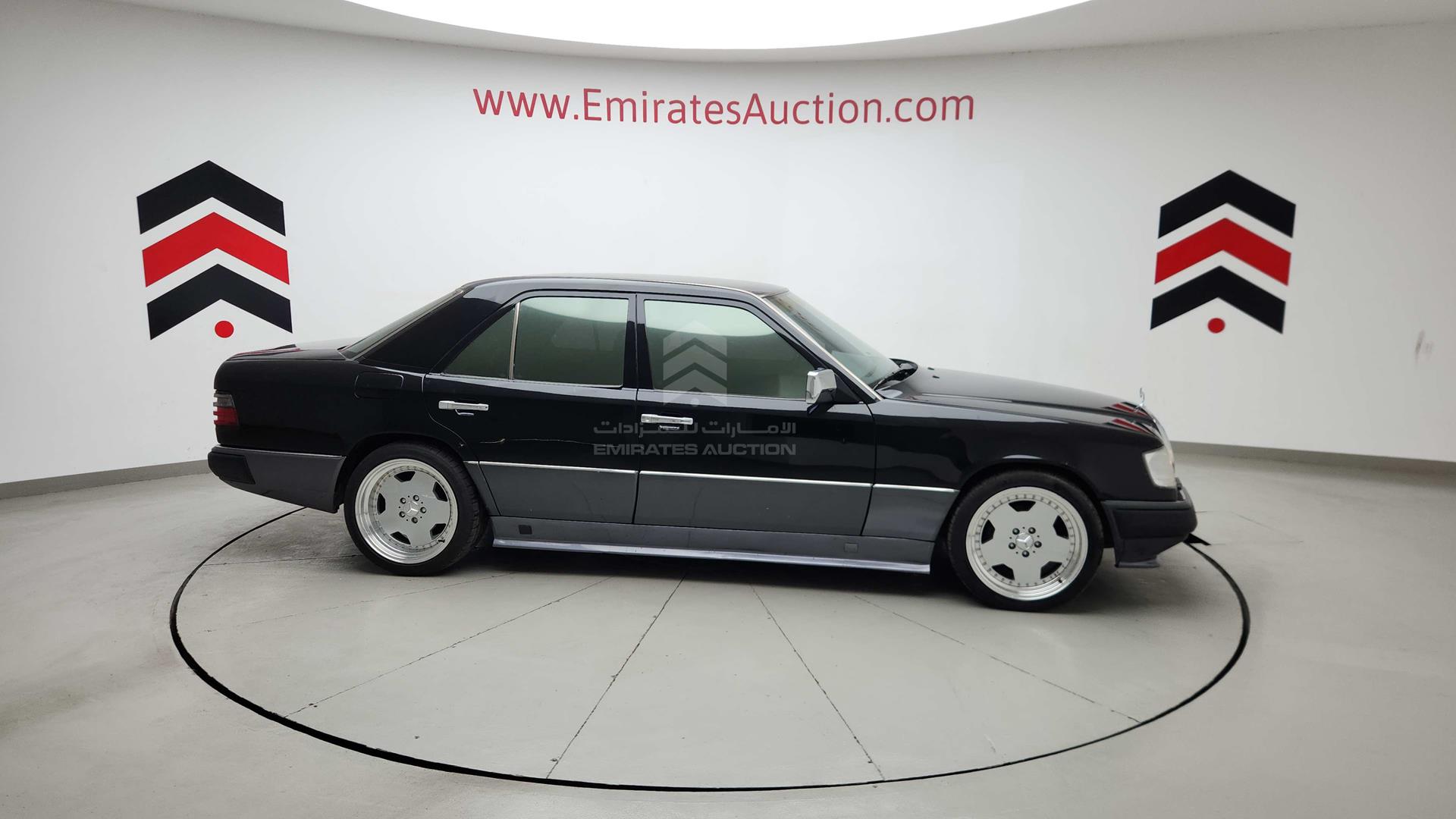 1992 MERCEDES E 300 VIN: WDB1240301B701480