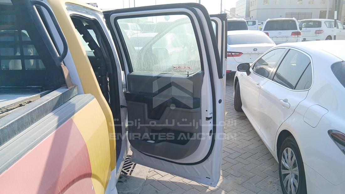 فورد اف 150 2019 — الباب الخلفي الأيمن — صورة 24