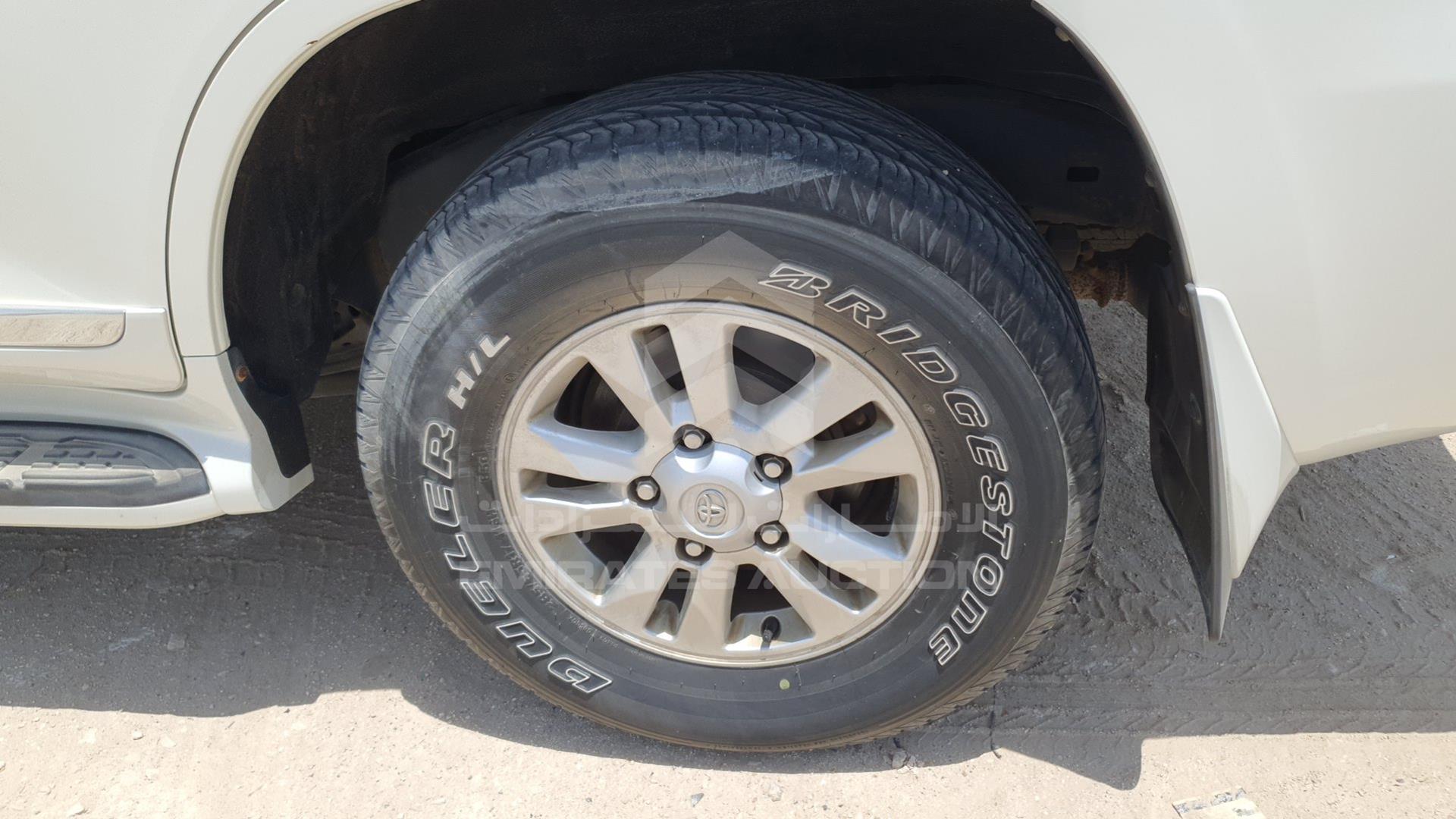 2011 TOYOTA LAND CRUISER VIN: JTMHT09J8B4041784