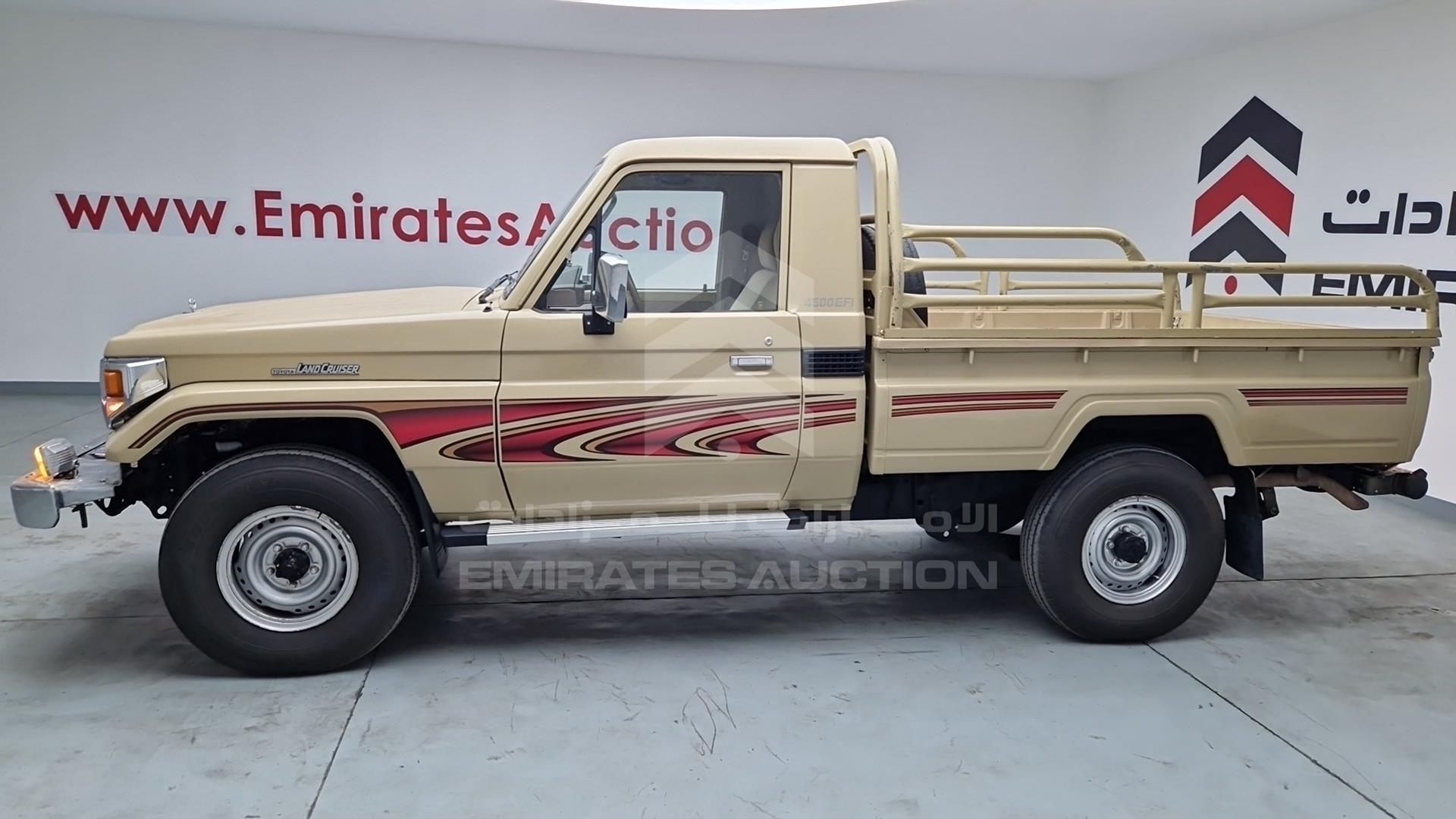 2006 TOYOTA LAND CRUISER VIN: JTFLJ71J168010726
