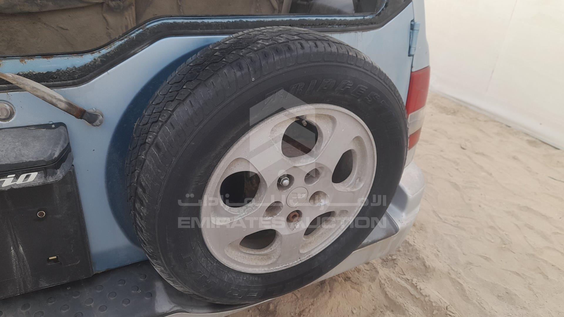 2003 MITSUBISHI PAJERO VIN: JMYLRH77W3Z704284