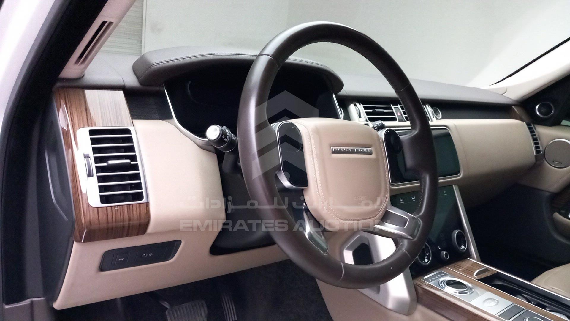2018 RANGE ROVER HSE VIN: SALGA2BV4JA399290