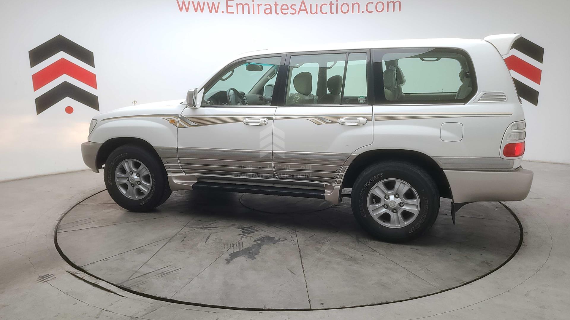 2004 TOYOTA LAND CRUISER VIN: JTEHT05J442060123