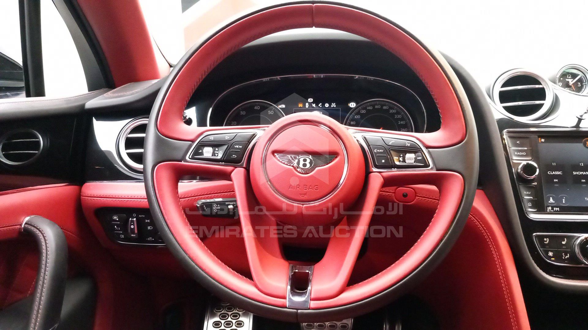 2017 BENTLEY BENTAYGA VIN: SJAAB1ZV3HC016529