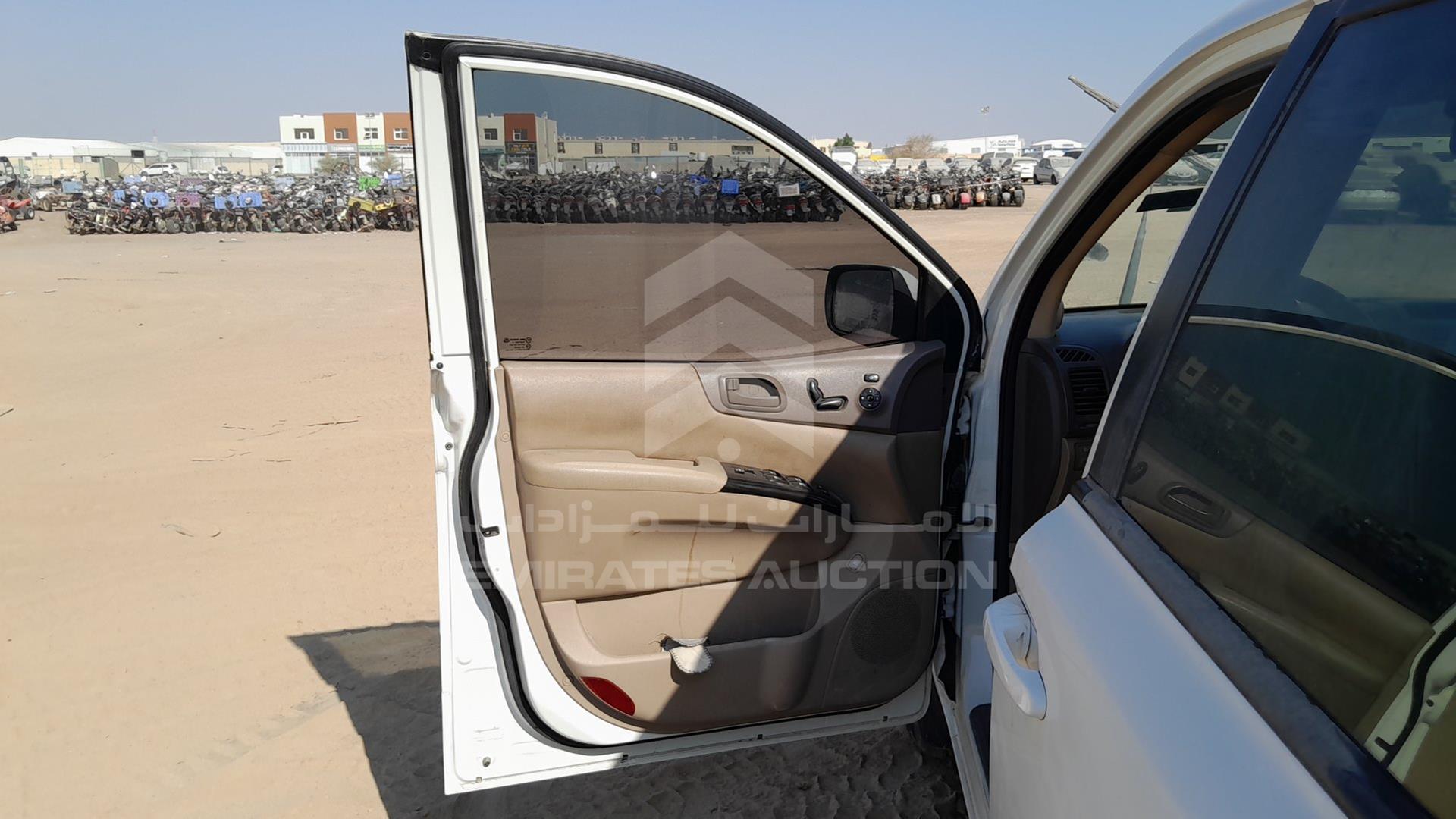 2011 KIA CARNIVAL VIN: KNAMH8177B6386899