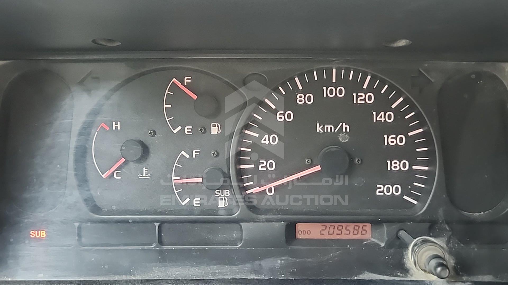 2000 TOYOTA LAND CRUISER VIN: JTFLJ71JXY8000683