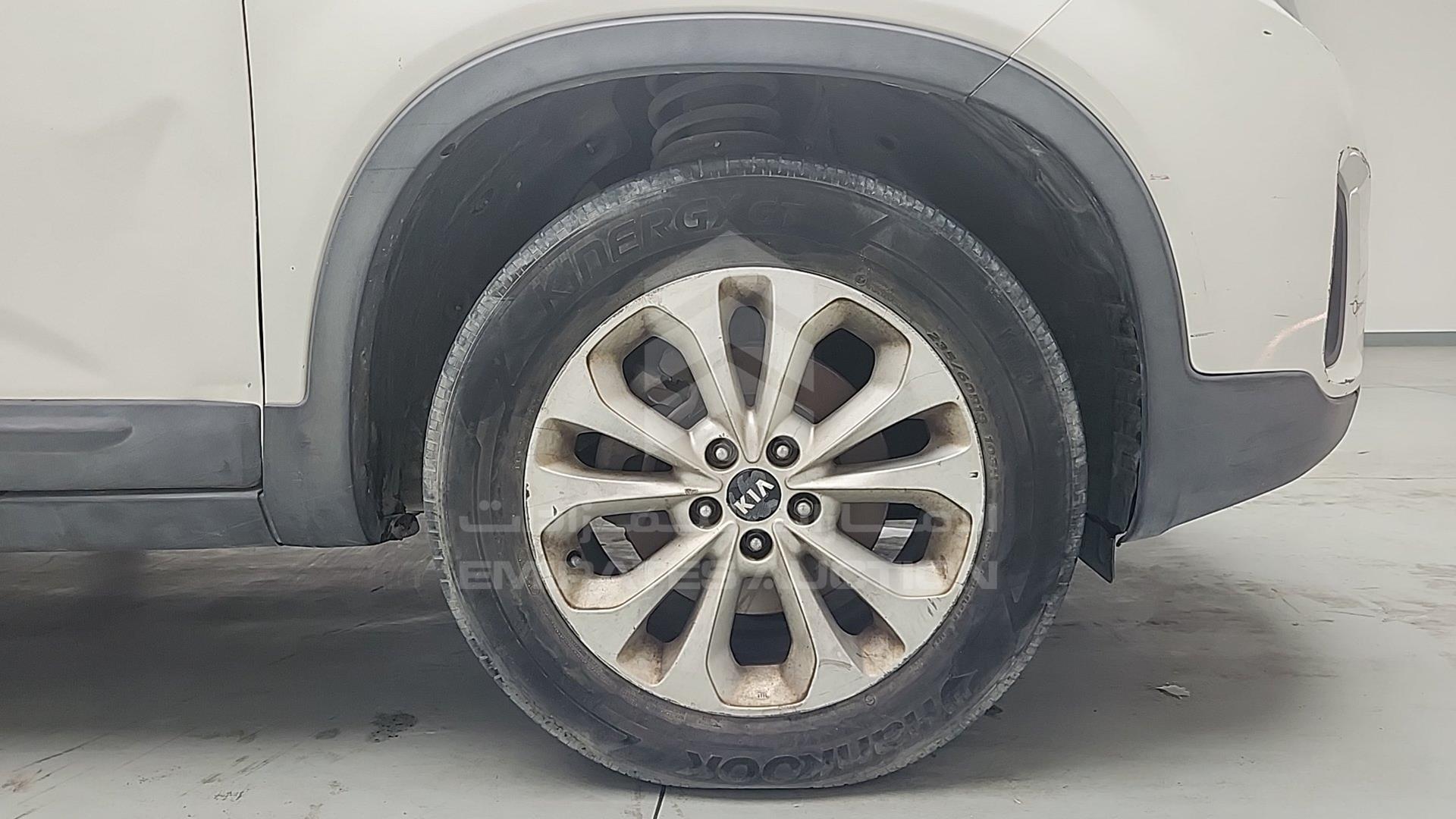 2015 KIA SORENTO VIN: KNAKU8117F5571416