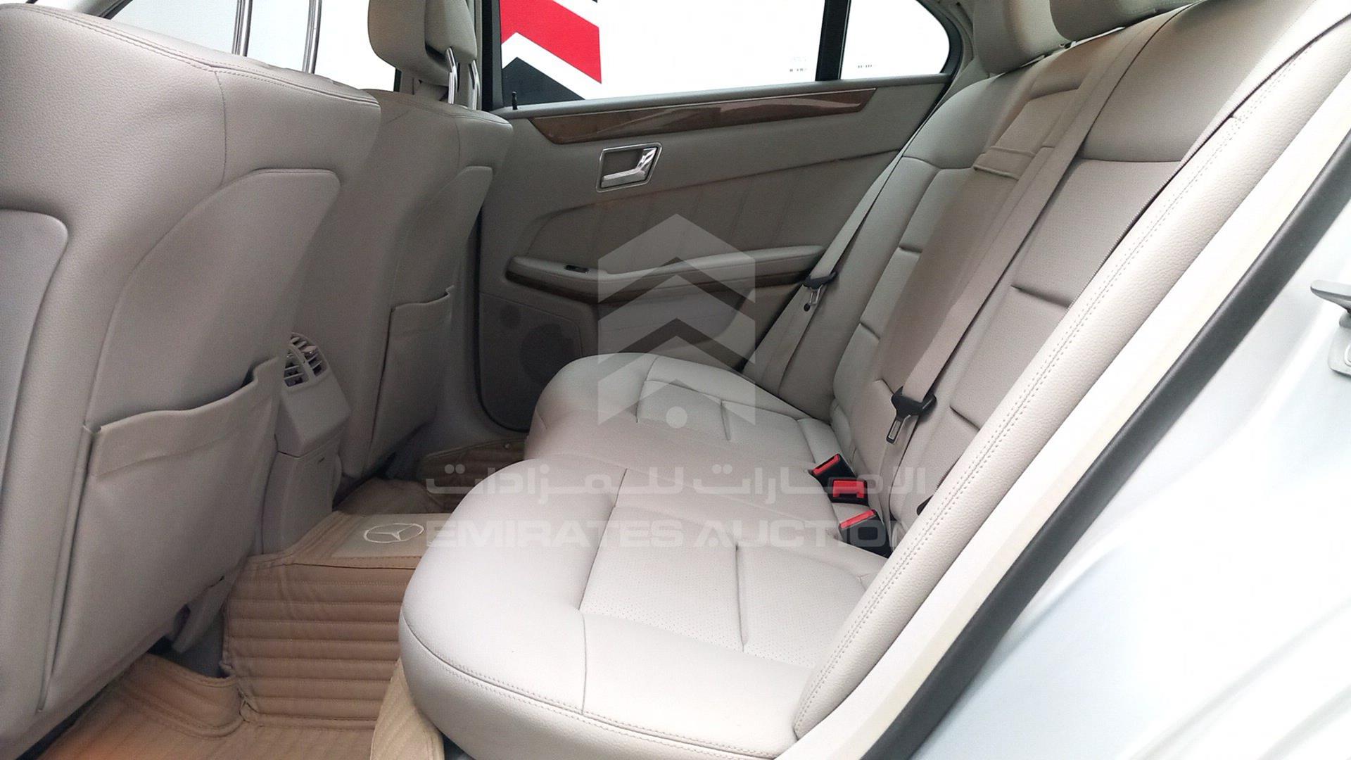 2011 MERCEDES E350 VIN: WDDHF8HB1BA303636