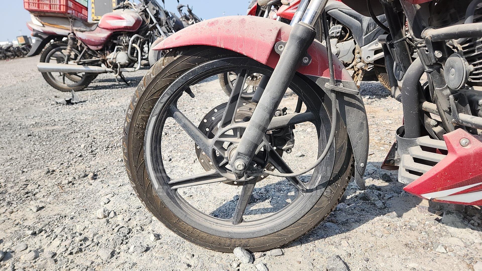 0 BAJAJ PULSAR VIN: MD2A11CX1LCE56654