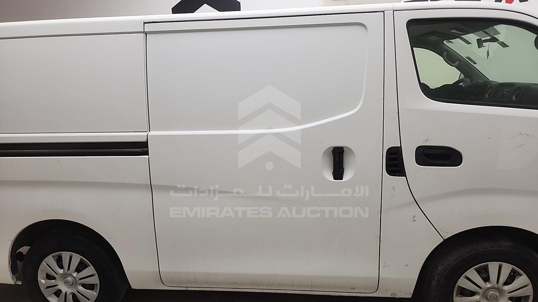 نيسان أورفان 2020 — الباب الخلفي الأيمن — صورة 15