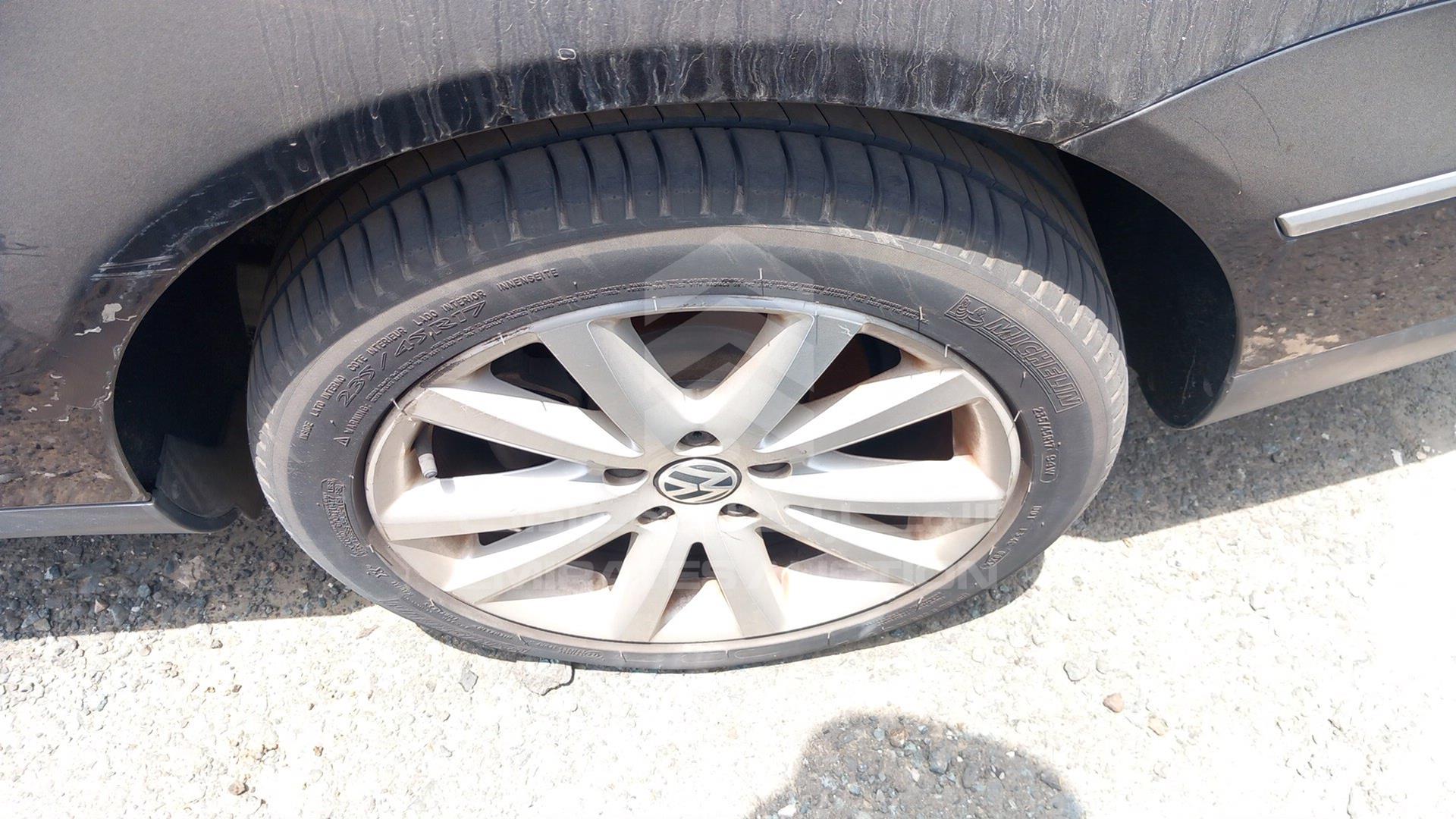 2011 VOLKSWAGEN PASSAT VIN: WVWBP13C1BP001328