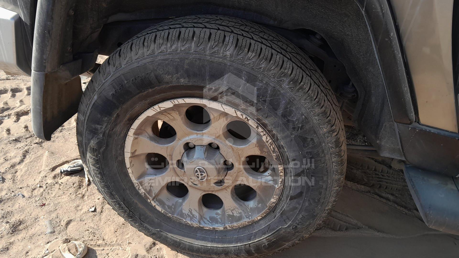 2011 TOYOTA FJ CRUISER VIN: JTEBU11F9BK101045