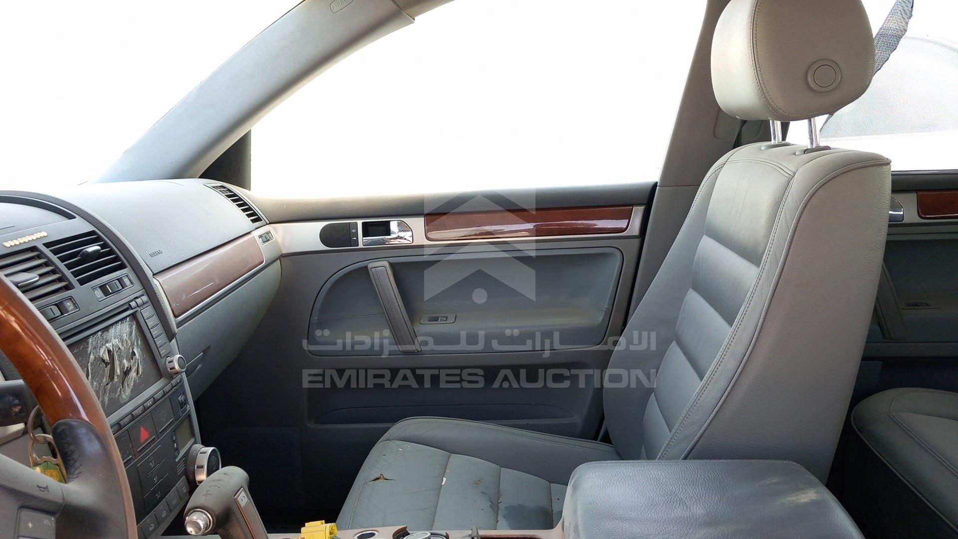 2005 VOLKSWAGEN TOUAREG VIN: WVGAE57L85D054872