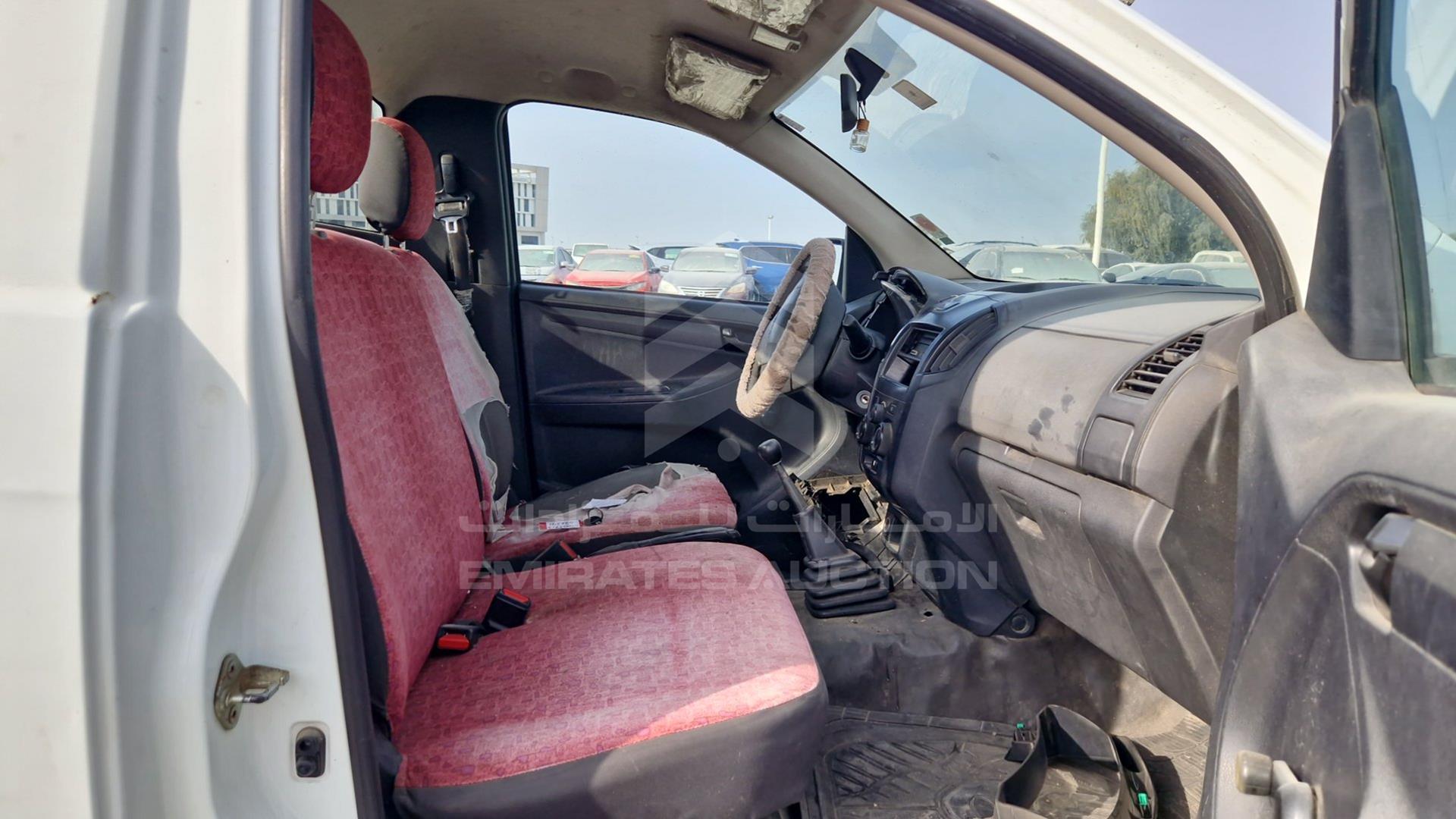 2015 ISUZU D-MAX VIN: MPAEL34C1FT003913