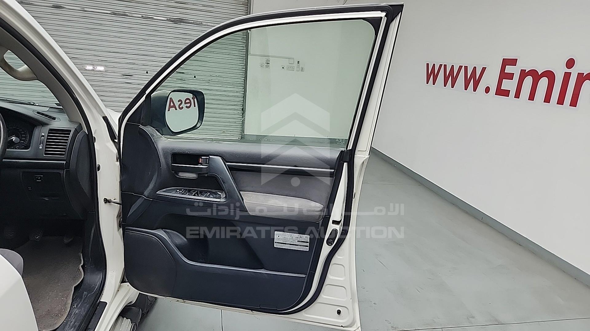 2014 TOYOTA LC 200 VIN: JTMHV09J904135065