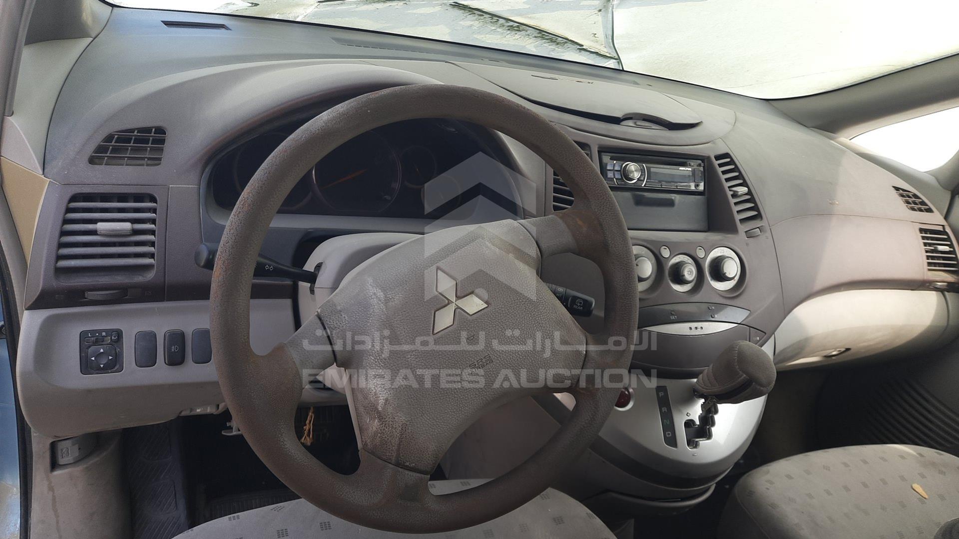 2005 MITSUBISHI GRANDIS VIN: JMYLRNA4W5Z703587