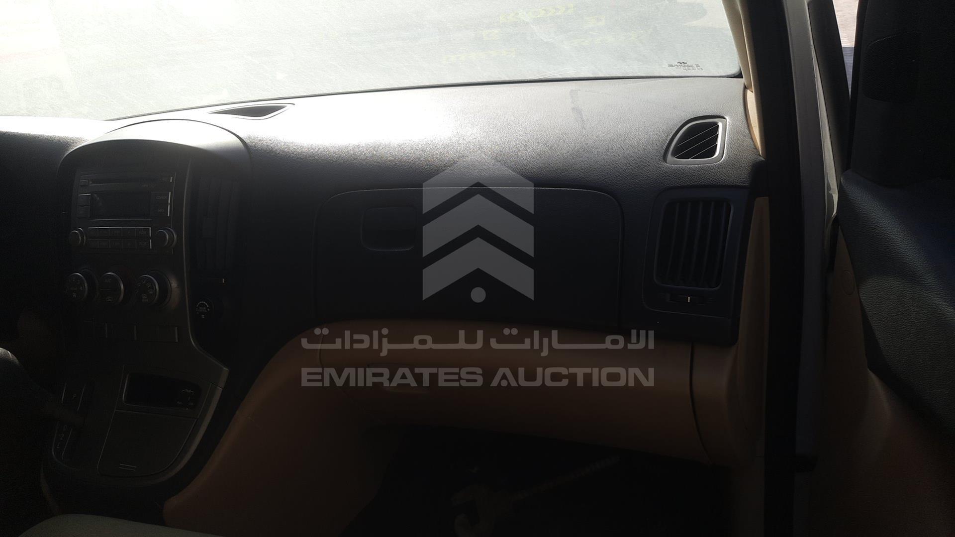 2016 HYUNDAI H1 VIN: KMJWA37R7GU761988