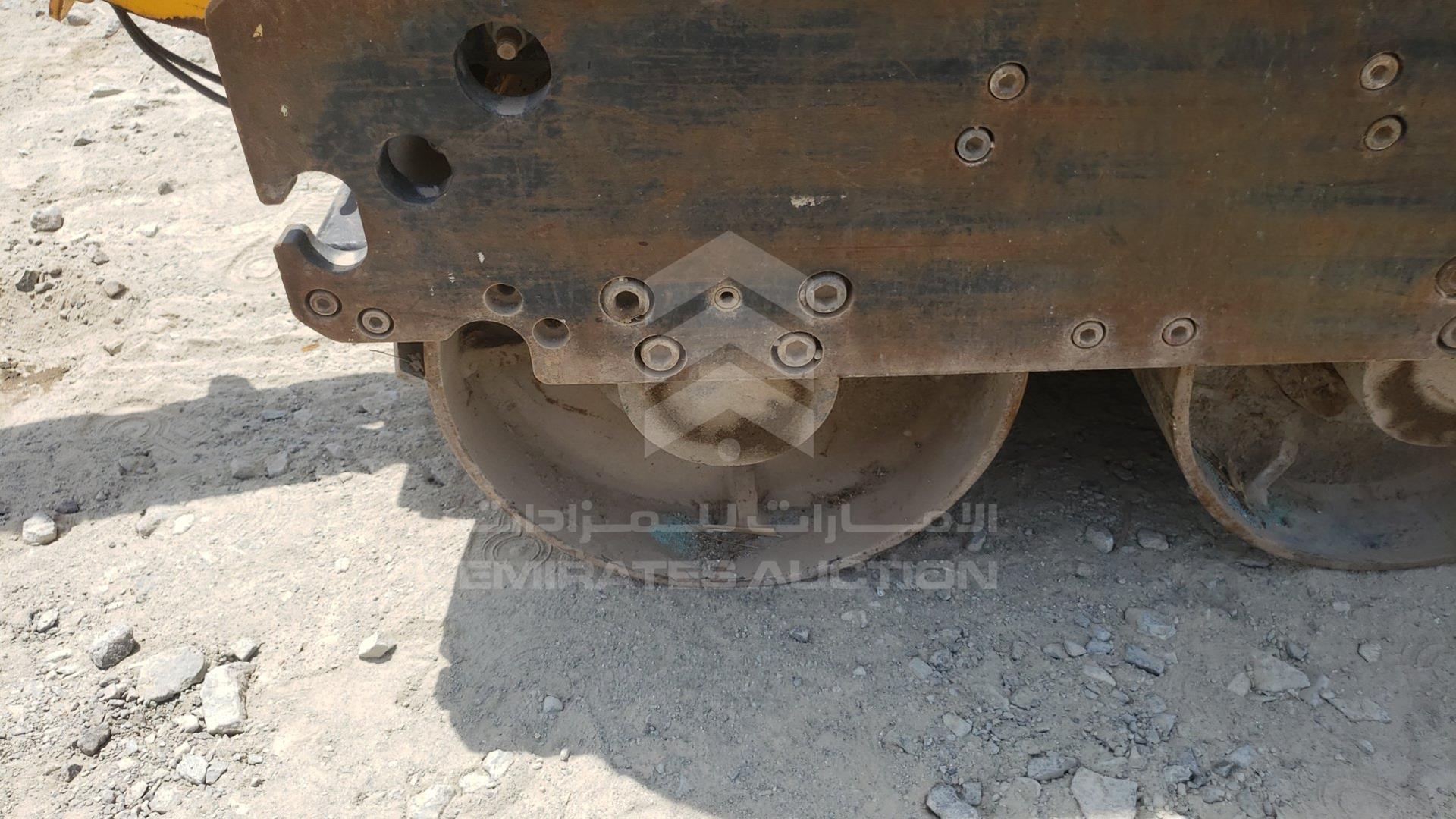 0 JCB --- VIN: GATVD070V02703695