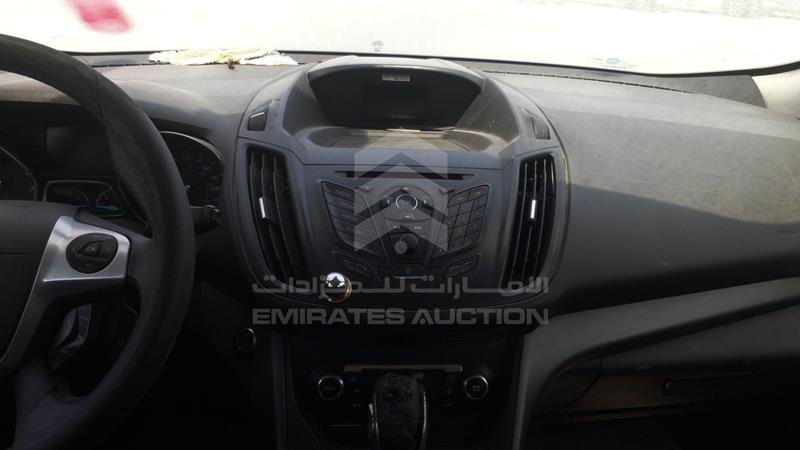 1FMCU0F70EUC03424 Auction: EmiratesAuction Lot: 405470 1FMCU0F70EUC03424 Ford Escape 2014 BLACK Photo 17