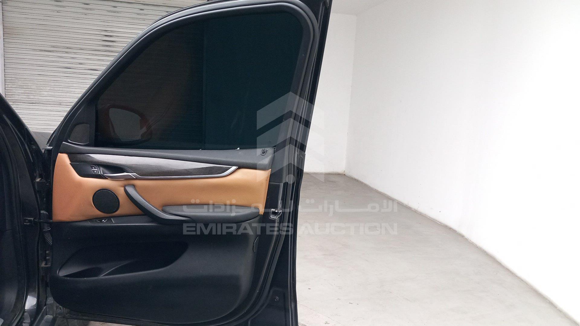 2015 BMW X5 VIN: 5UXKR2C58F0H35448