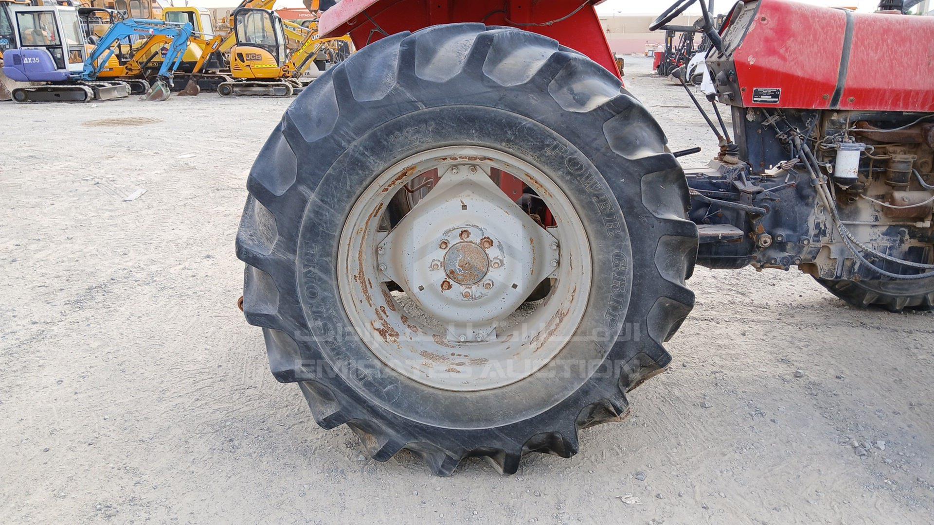 0 MASSEY FERGUSON --- VIN: LF31288U915812G